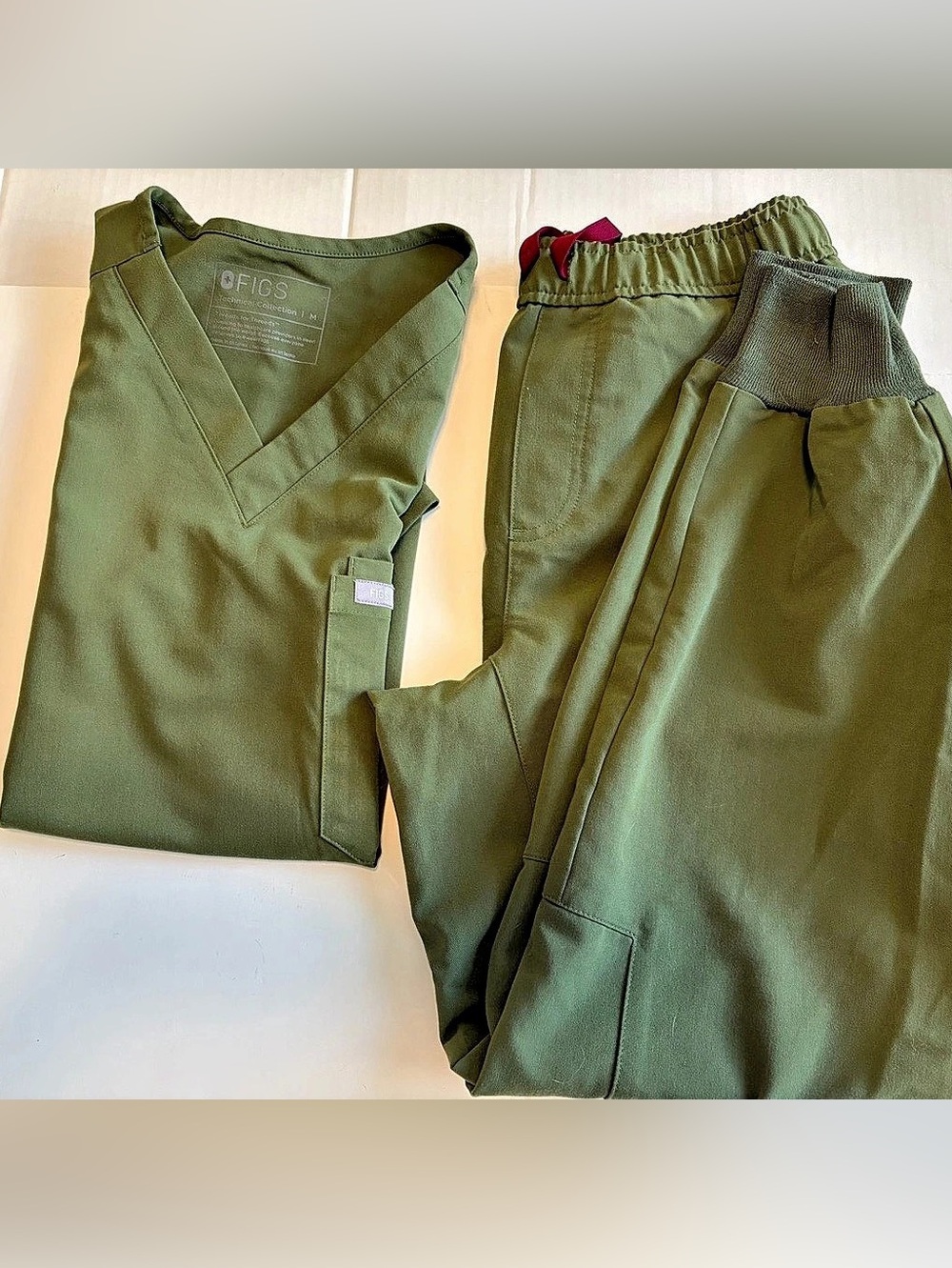 FIGS Technical Collection Green Scrub Set Size Medium Like New For Men